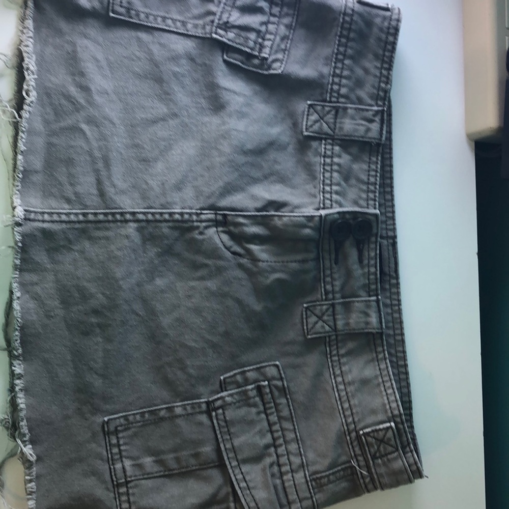 ARMY GREEN BDG SKIRT WITH RIPPED EDGES